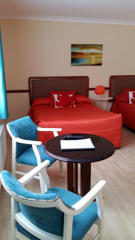 Abacus Guesthouse กัลเวย์ ภายนอก รูปภาพ